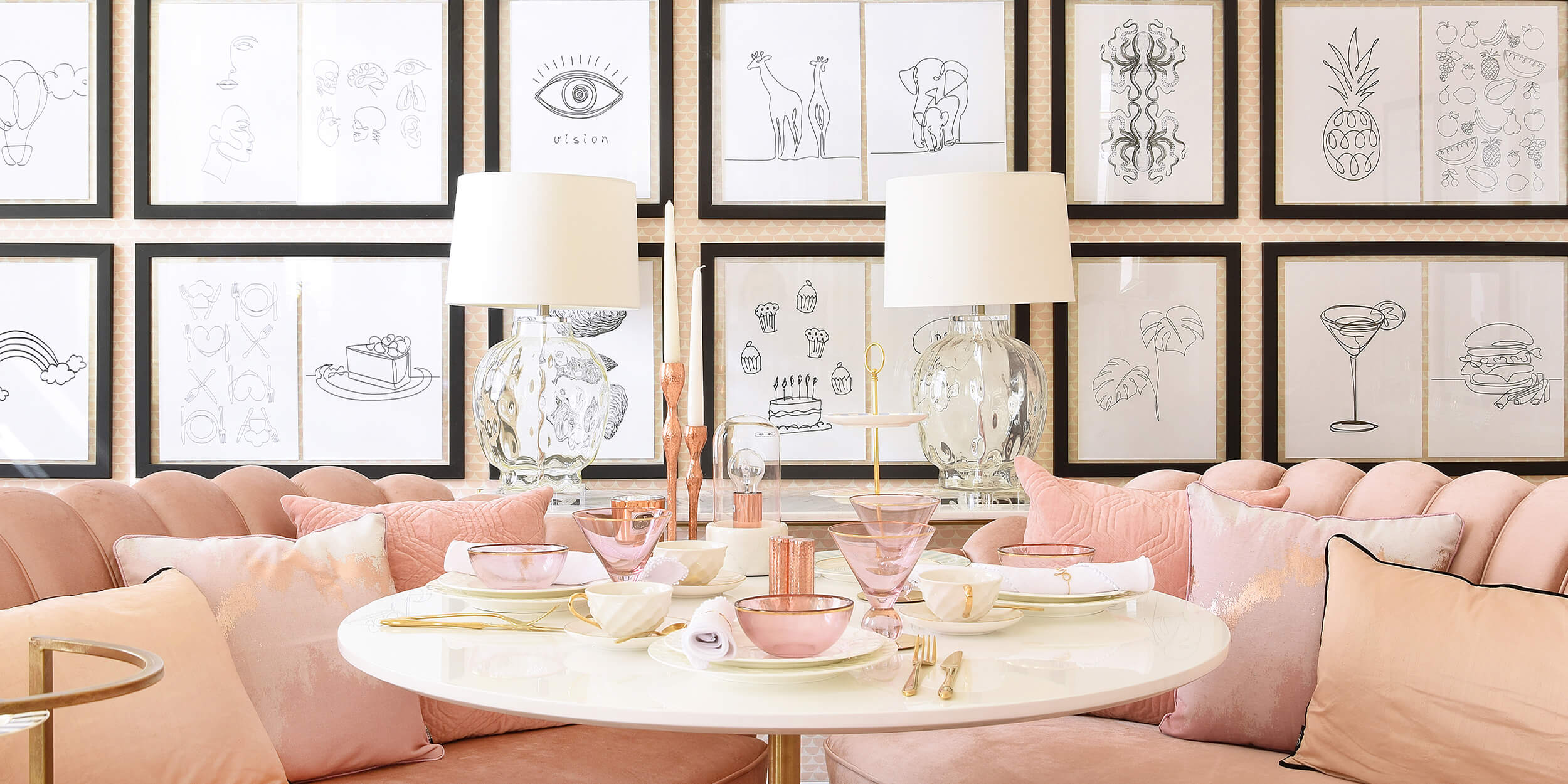 Ein Traum in Rosa – Stylishe Tafel & Samtige Sofas