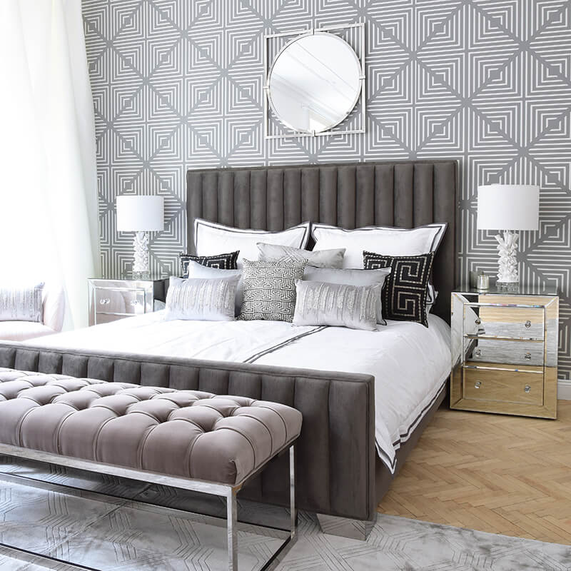 Bedroom Goals! Graues Samtbett & edle Kissen