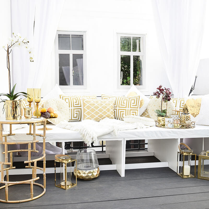 stylische Chill Out Area in gold