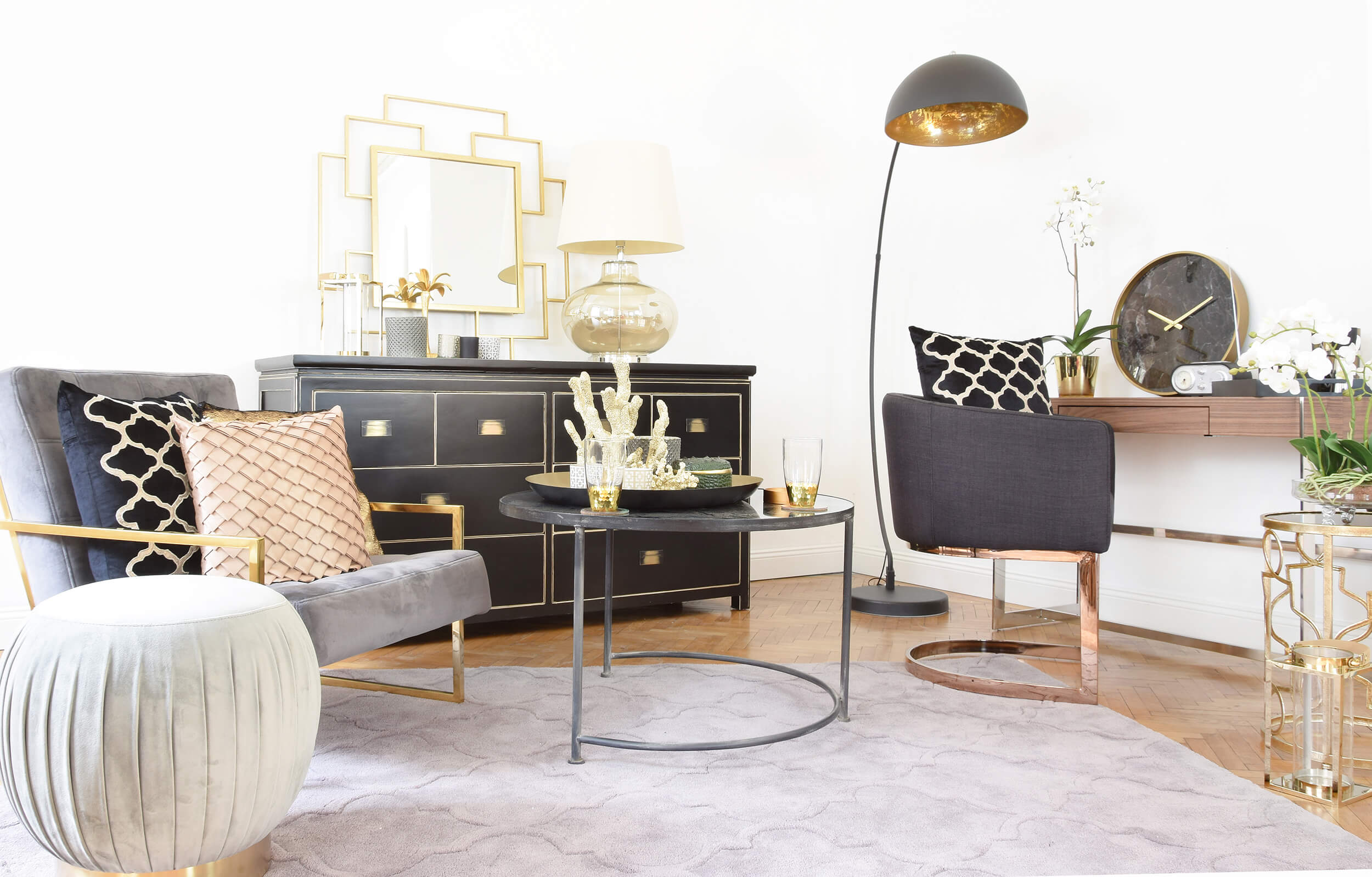 Home Office Elegance - Edler Büro-Look in Gold & Schwarz