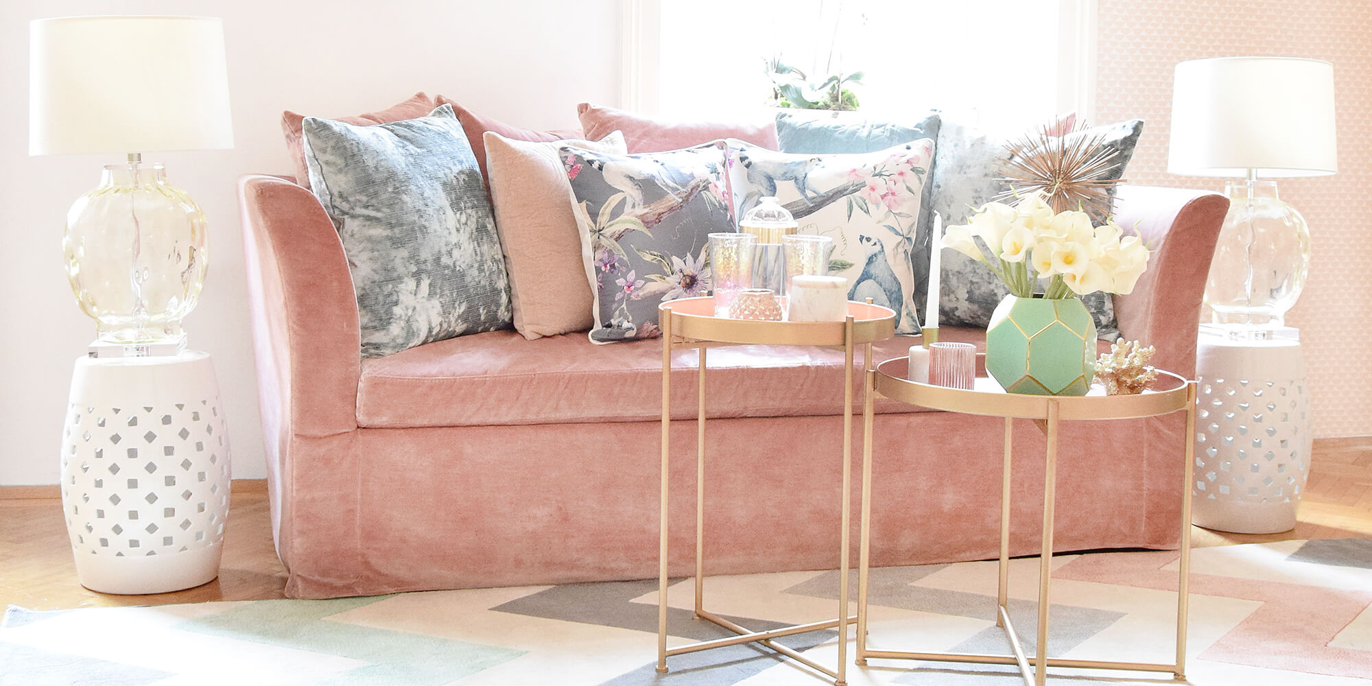 Sofa-Traum aus rosa Samt
