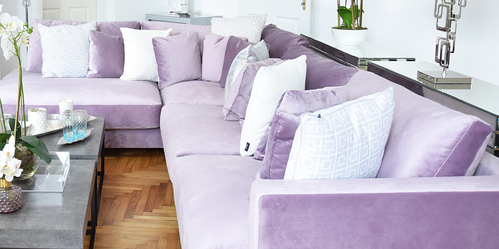 Ecksofa mit Samtbezug Ecksofa mit Samtbezug