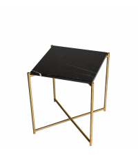 kleiner Beistelltisch mit schwarzem Marmorfinish und goldenen gekreuzten Tischbeinen