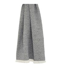 Baumwolldecke mit erhabenem, geometrischen Muster & cremeweißen Fransen, grau