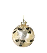 metallisch schimmernde Weihnachtskugel mit gold glitzernden, dunkelgrünen Mistelzweig-Verzierungen und weißen Perlen