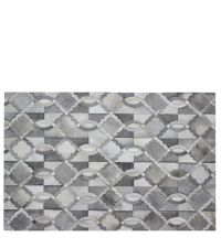 grauer Patchwork Teppich aus Kuhfell mit geometrischem Trellis-Muster