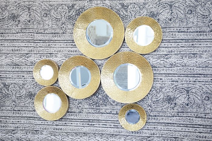 Traumhafte Wanddekoration 7 Runde Spiegel Mit Metallrahmen Gold Dann dekoriere deine wand mit unserer passenden wanddeko. traumhafte wanddekoration 7 runde spiegel mit metallrahmen gold